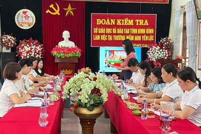 ĐOÀN KIỂM TRA SỞ GD&ĐT NINH BÌNH LÀM VIỆC TẠI TRƯỜNG MẦM NON YÊN LỘC  
