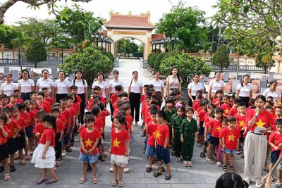 TRƯỜNG MẦM NON YÊN LỘC TỔ CHỨC KỶ NIỆM 51 NĂM NGÀY GIẢI PHÓNG MIỀN NAM, THỐNG NHẤT ĐẤT NƯỚC